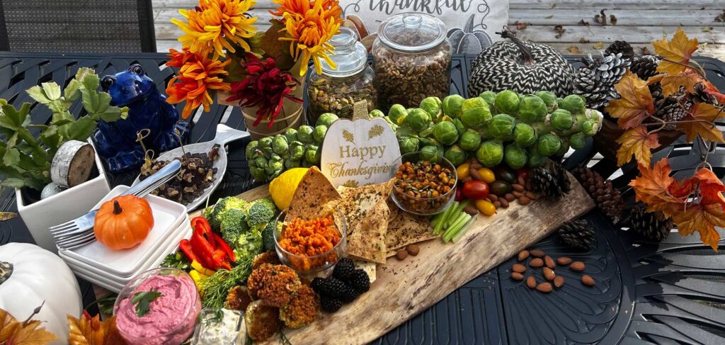 Clean eating Thanksgiving charcuterie board healthy ingredients